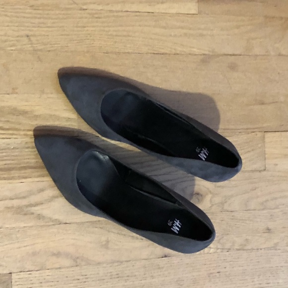 Gray heels - Picture 3 of 3